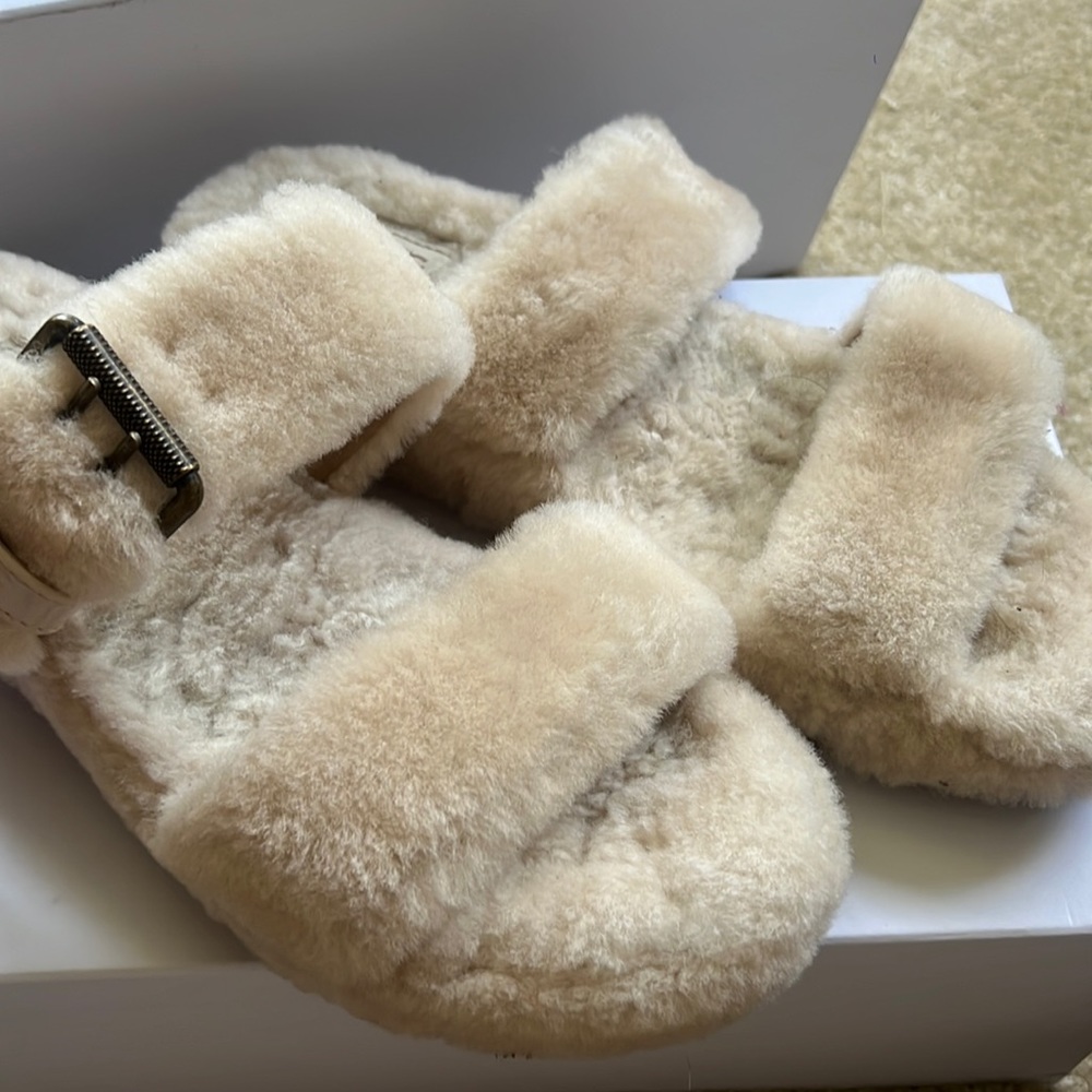 Used twice UGG super soft slippers